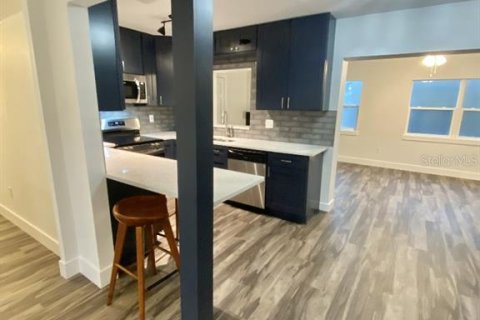 Casa en venta en Tampa, Florida, 4 dormitorios, 142.51 m2 № 1847567 - foto 14