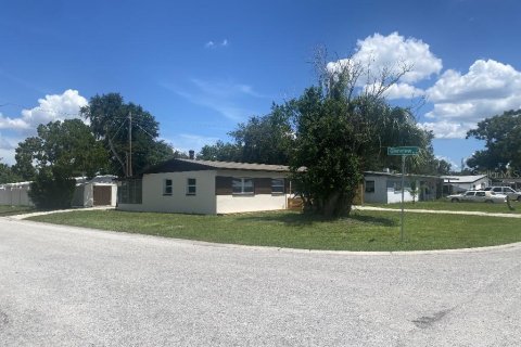 Casa en venta en Tampa, Florida, 4 dormitorios, 142.51 m2 № 1847567 - foto 2