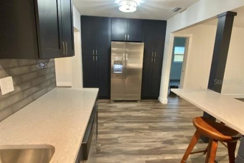 Casa en venta en Tampa, Florida, 4 dormitorios, 142.51 m2 № 1847567 - foto 12