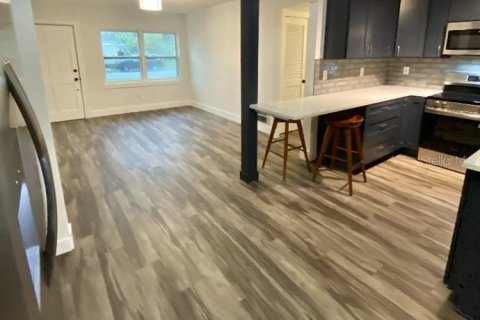 Casa en venta en Tampa, Florida, 4 dormitorios, 142.51 m2 № 1847567 - foto 13