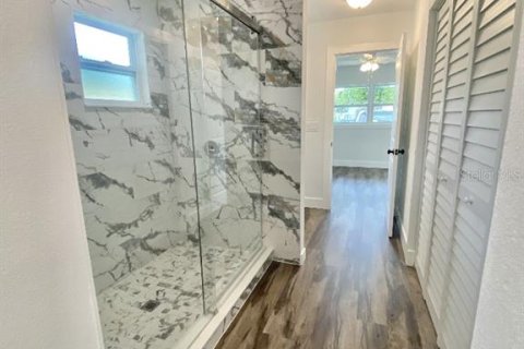 Casa en venta en Tampa, Florida, 4 dormitorios, 142.51 m2 № 1847567 - foto 19