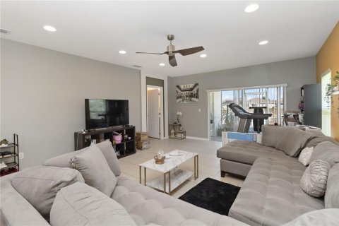 Townhouse in Davenport, Florida 3 bedrooms, 183.95 sq.m. № 1582569 - photo 5