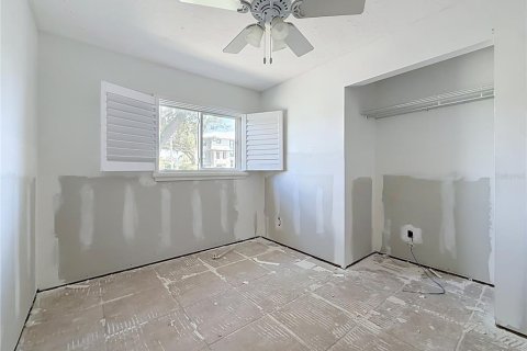House in Saint Petersburg, Florida 3 bedrooms, 153.01 sq.m. № 2321291 - photo 10