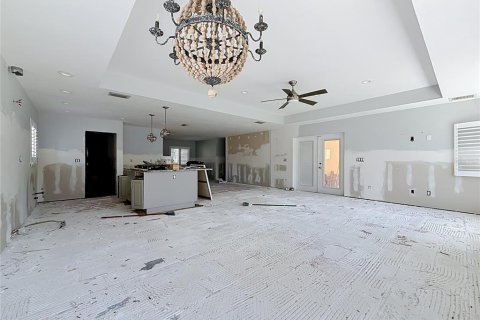 House in Saint Petersburg, Florida 3 bedrooms, 153.01 sq.m. № 2321291 - photo 4