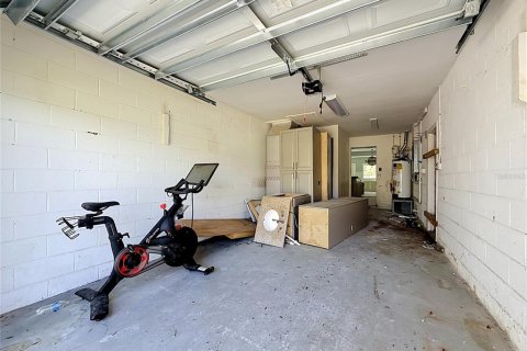 House in Saint Petersburg, Florida 3 bedrooms, 153.01 sq.m. № 2321291 - photo 29