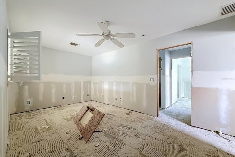 House in Saint Petersburg, Florida 3 bedrooms, 153.01 sq.m. № 2321291 - photo 16