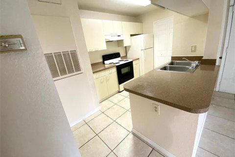 Condo in Orlando, Florida, 1 bedroom  № 1908395 - photo 6