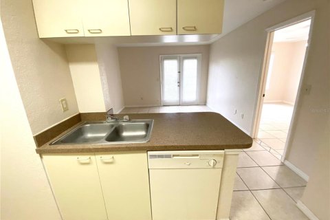 Condo in Orlando, Florida, 1 bedroom  № 1908395 - photo 8