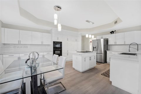 Casa en venta en Miami Lakes, Florida, 5 dormitorios, 274.71 m2 № 2002948 - foto 9