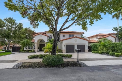 Casa en venta en Miami Lakes, Florida, 5 dormitorios, 274.71 m2 № 2002948 - foto 2
