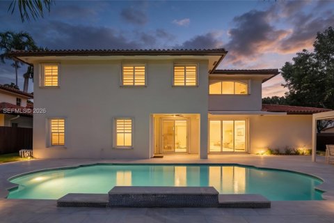 Casa en Miami Lakes, Florida 5 dormitorios, 274.71 m2 № 2002948