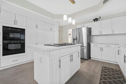 Casa en venta en Miami Lakes, Florida, 5 dormitorios, 274.71 m2 № 2002948 - foto 11