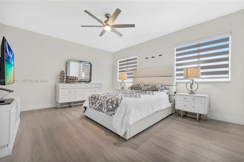 Casa en venta en Miami Lakes, Florida, 5 dormitorios, 274.71 m2 № 2002948 - foto 23