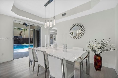 Casa en venta en Miami Lakes, Florida, 5 dormitorios, 274.71 m2 № 2002948 - foto 6