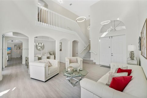 Casa en venta en Miami Lakes, Florida, 5 dormitorios, 274.71 m2 № 2002948 - foto 5
