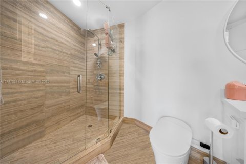 Condominio en venta en Sunny Isles Beach, Florida, 2 dormitorios, 195.65 m2 № 1958434 - foto 15