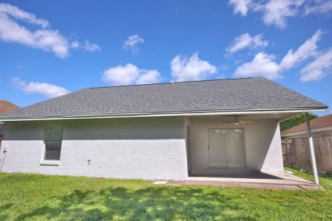 Villa ou maison à louer à Oviedo, Floride: 3 chambres, 121.7 m2 № 2412550 - photo 10