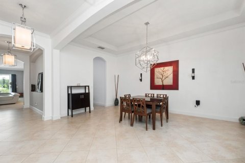 House in Winter Garden, Florida 5 bedrooms, 310.94 sq.m. № 1843788 - photo 10