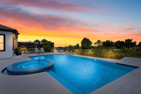 House in Winter Garden, Florida 5 bedrooms, 310.94 sq.m. № 1843788 - photo 2