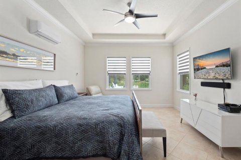 House in Winter Garden, Florida 5 bedrooms, 310.94 sq.m. № 1843788 - photo 17