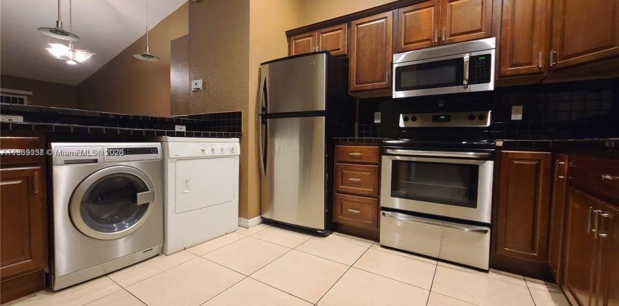 Villa ou maison à Pembroke Park, Floride 2 chambres, 88.26 m2 № 1825688