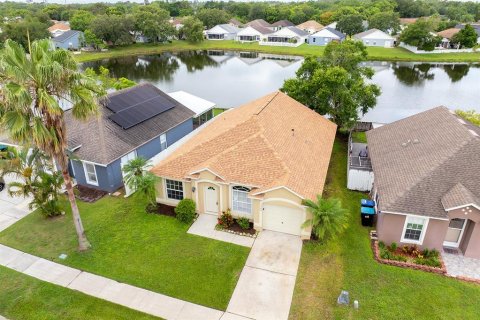 House in Orlando, Florida 4 bedrooms, 121.61 sq.m. № 1849810 - photo 25