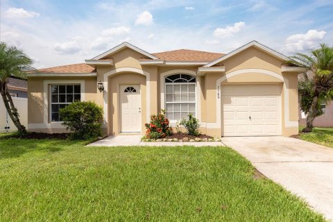 House in Orlando, Florida 4 bedrooms, 121.61 sq.m. № 1849810 - photo 1