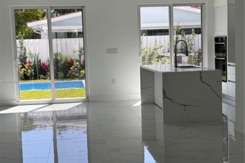 Купить виллу или дом в Майами, Флорида 4 спальни, № 2048257 - фото 13