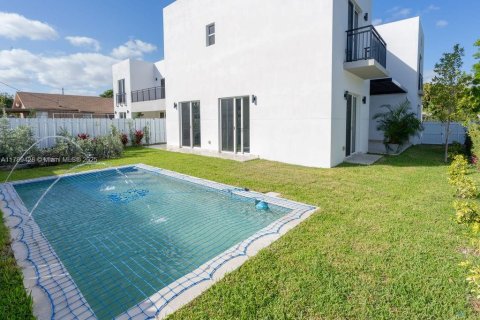 Купить виллу или дом в Майами, Флорида 4 спальни, № 2048257 - фото 5