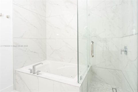 Купить виллу или дом в Майами, Флорида 4 спальни, № 2048257 - фото 7