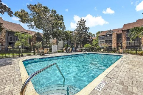 Copropriété à vendre à Clearwater, Floride: 2 chambres, 87.89 m2 № 1886879 - photo 1