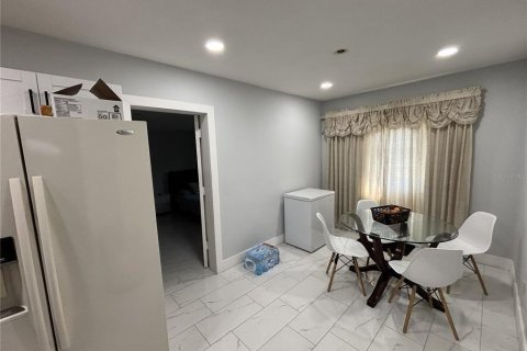 House in Clearwater, Florida 2 bedrooms, 110.74 sq.m. № 2308673 - photo 12