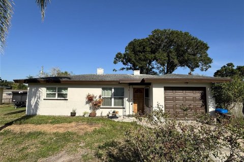 House in Clearwater, Florida 2 bedrooms, 110.74 sq.m. № 2308673