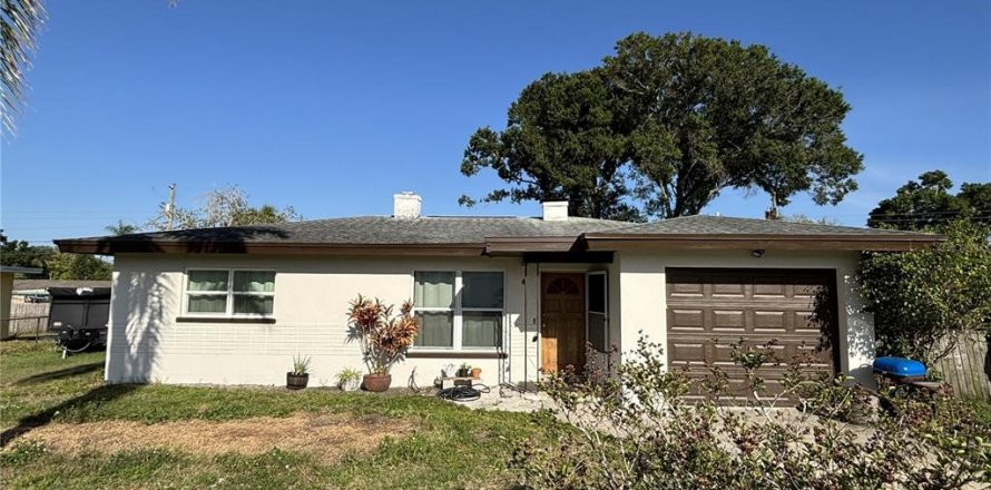 House in Clearwater, Florida 2 bedrooms, 110.74 sq.m. № 2308673