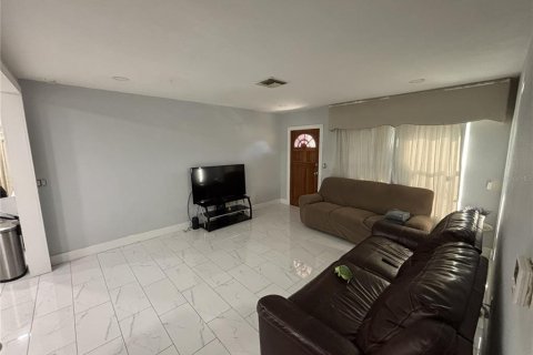House in Clearwater, Florida 2 bedrooms, 110.74 sq.m. № 2308673 - photo 7