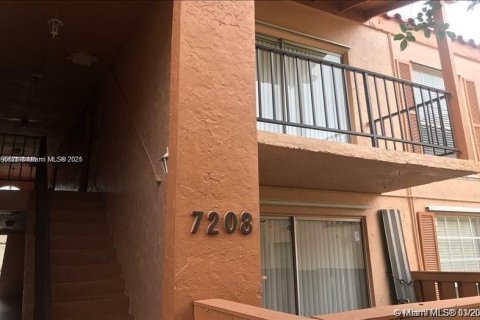 Condominio en alquiler en Miami Lakes, Florida, 1 dormitorio, 62.43 m2 № 1949193 - foto 13