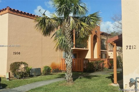 Condominio en alquiler en Miami Lakes, Florida, 1 dormitorio, 62.43 m2 № 1949193 - foto 12