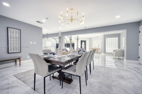 Снять в аренду виллу или дом в Форт-Лодердейл, Флорида 4 спальни, 293.39м2, № 2015590 - фото 5