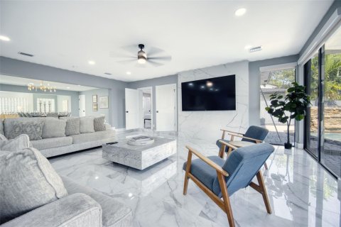 Снять в аренду виллу или дом в Форт-Лодердейл, Флорида 4 спальни, 293.39м2, № 2015590 - фото 28