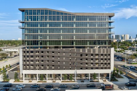 Коммерческая недвижимость в Халландейл-Бич, Флорида № 2021296