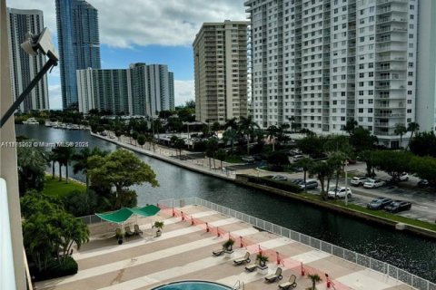 Copropriété à vendre à Sunny Isles Beach, Floride: 1 chambre, 65.5 m2 № 1862084 - photo 18