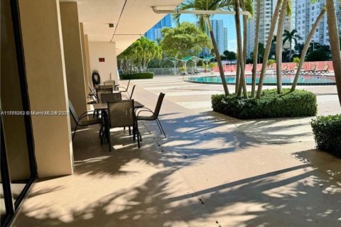 Copropriété à vendre à Sunny Isles Beach, Floride: 1 chambre, 65.5 m2 № 1862084 - photo 22