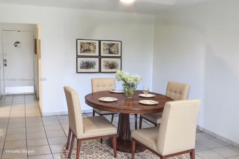 Condominio en venta en Miami, Florida, 1 dormitorio, 61.97 m2 № 1735937 - foto 3