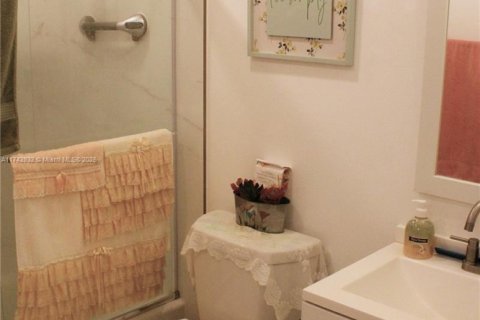 Condominio en venta en Miami, Florida, 1 dormitorio, 61.97 m2 № 1735937 - foto 8