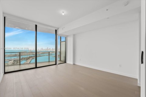 Condo in Miami Beach, Florida, 3 bedrooms  № 2026458 - photo 21