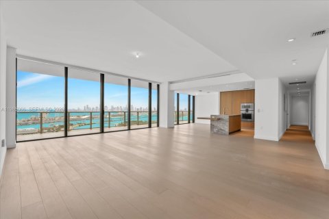 Condo in Miami Beach, Florida, 3 bedrooms № 2026458
