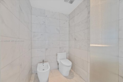 Condo in Miami Beach, Florida, 3 bedrooms  № 2026458 - photo 13