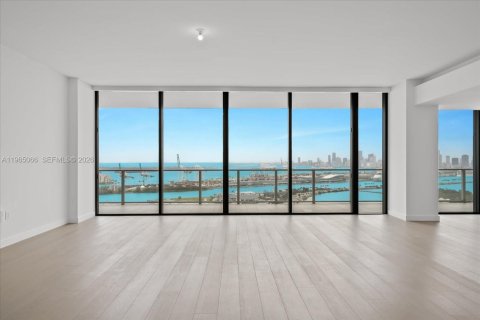Condo in Miami Beach, Florida, 3 bedrooms  № 2026458 - photo 26