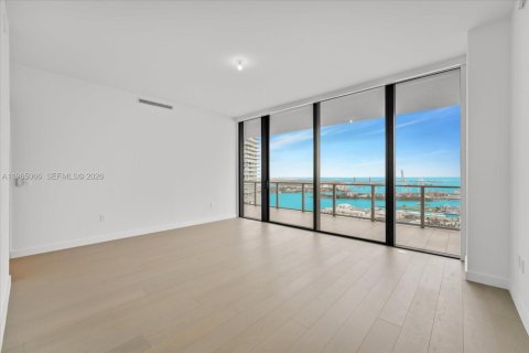 Condo in Miami Beach, Florida, 3 bedrooms  № 2026458 - photo 3