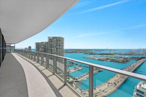 Condo in Miami Beach, Florida, 3 bedrooms  № 2026458 - photo 27